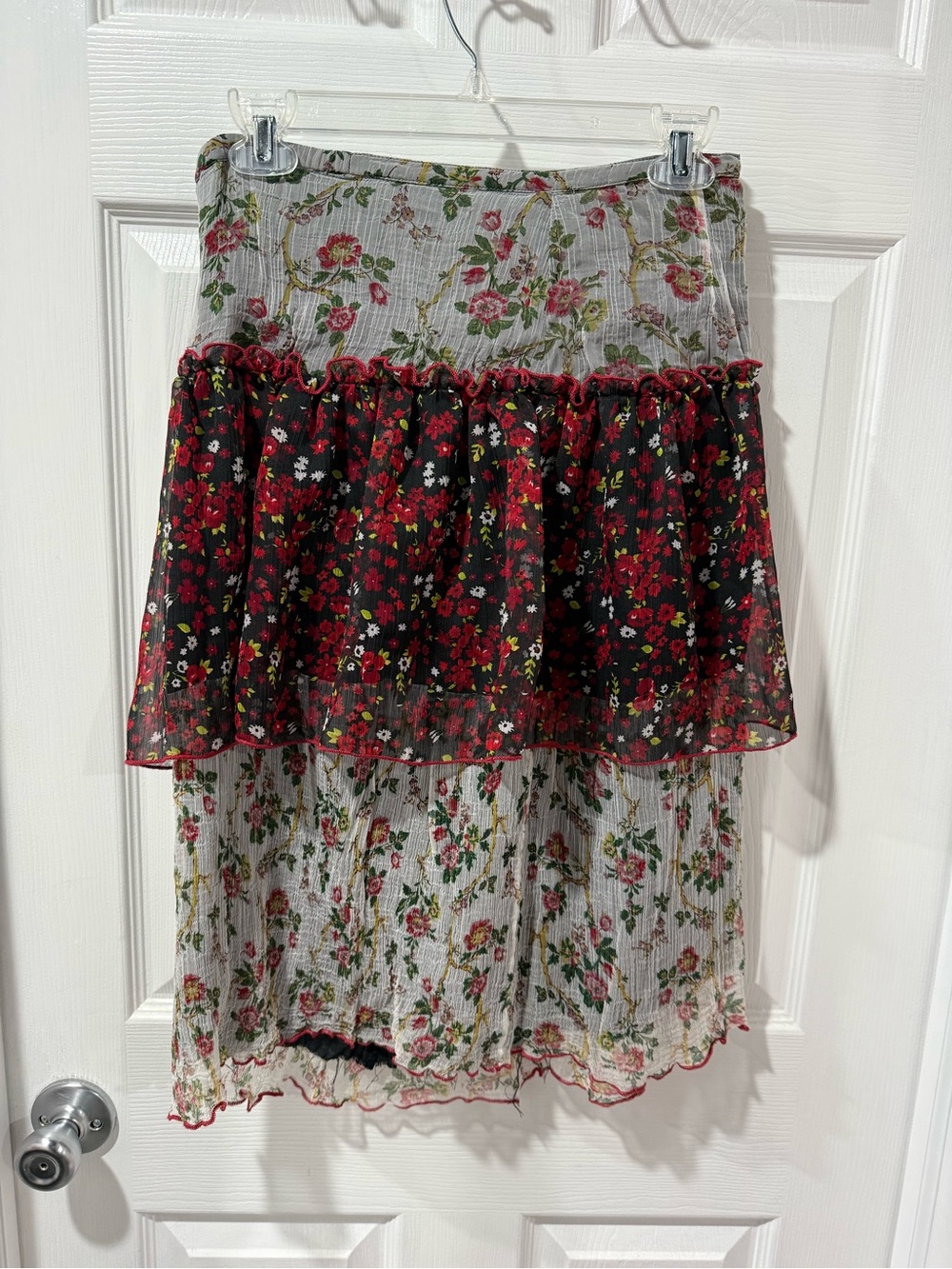 Vintage Papillon Blanc Black & Red Floral boho,size M, Tiered Skirt